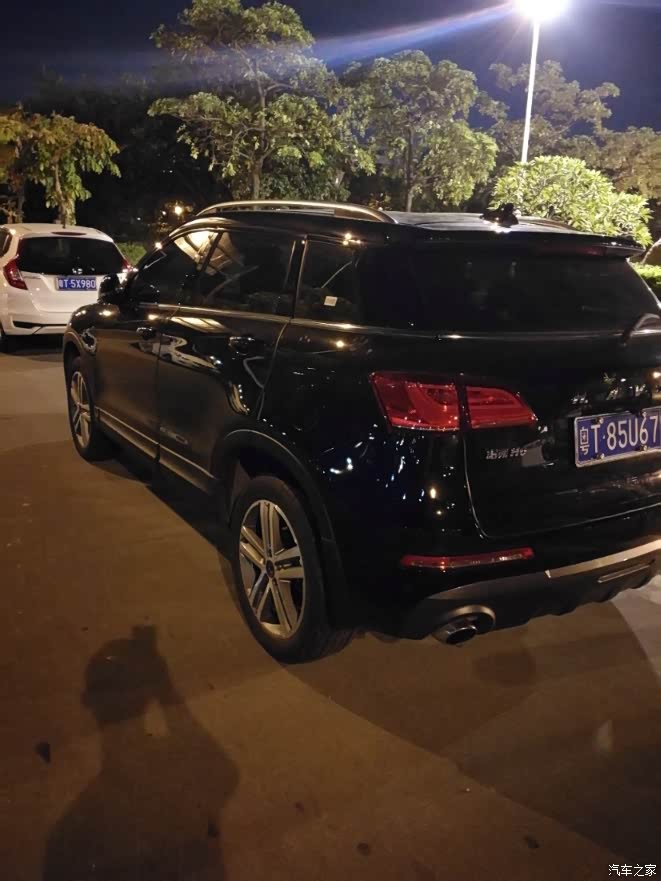 哈弗h6coupe蓝标超豪黑用车感受分享晚上去健身广场