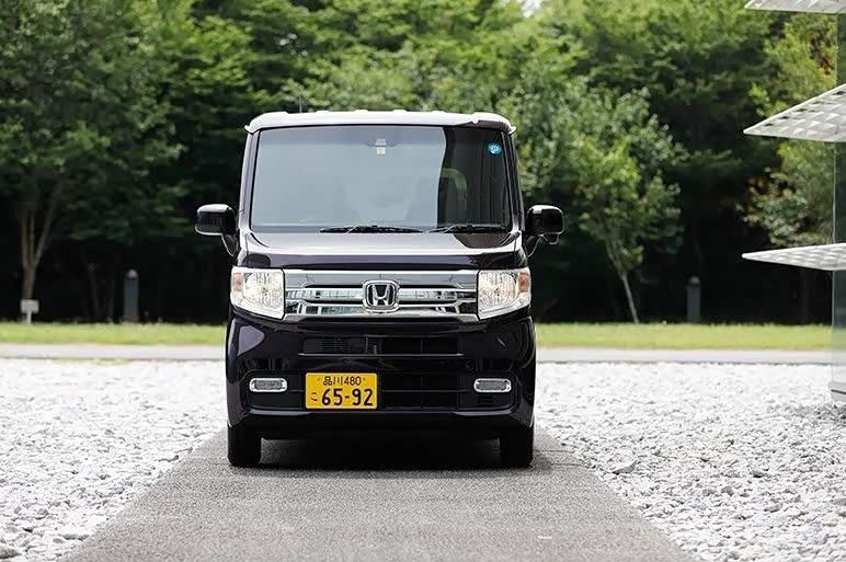 本田v-van就是一辆平平无奇的面包车类型