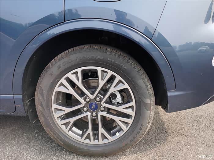 225/60 r18,这一条轮胎估计得600大洋去了吧?