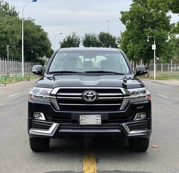 全新丰田酷路泽,外观比老款更加霸气