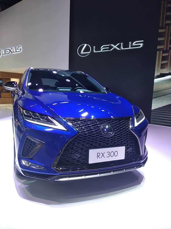 【成都车展】雷克萨斯rx300流线型suv标杆