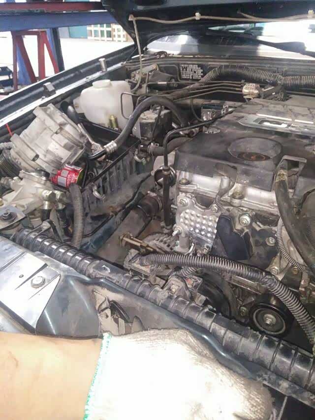 广东清远,腾豹2.9t发动机2年不到18000公里多处漏机油