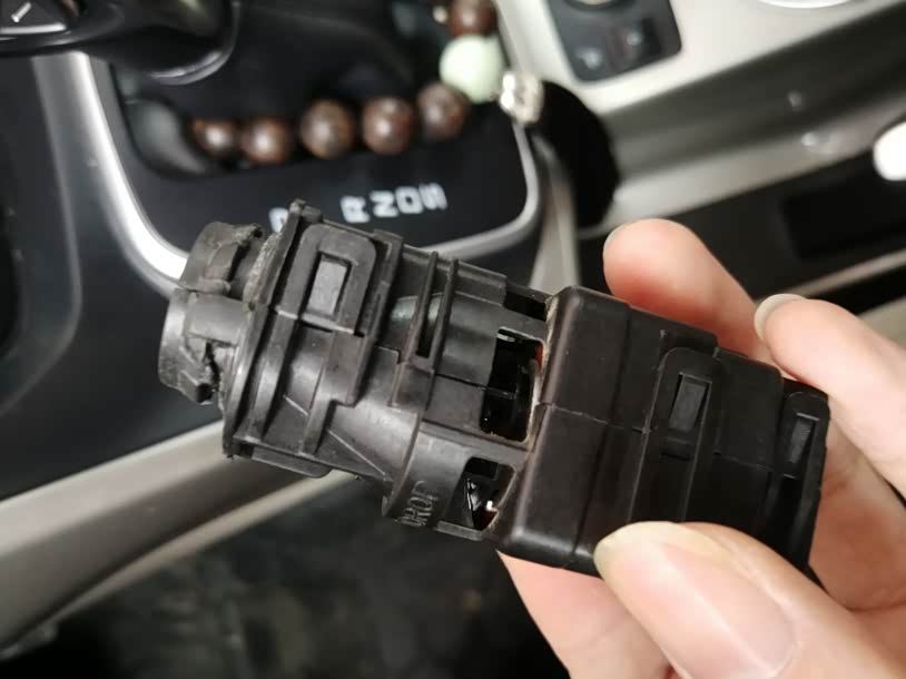 室内温度传感器滋滋声