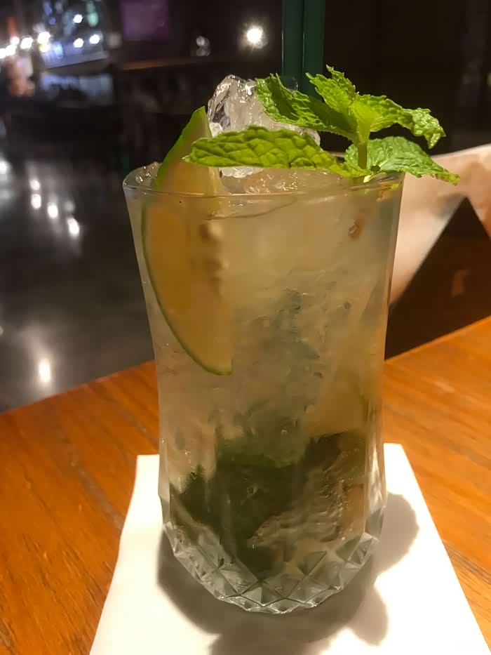 开着小七逛商场亲身感受自动泊车的便利