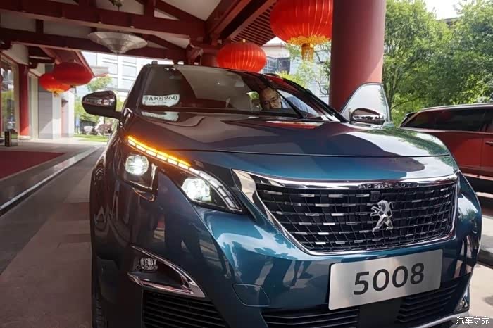 车头盖也太轻了吧