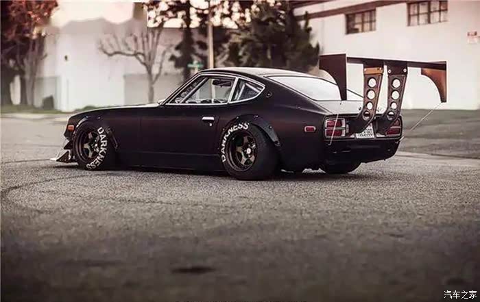 窈窕的复古美人fairlady240z改装图赏