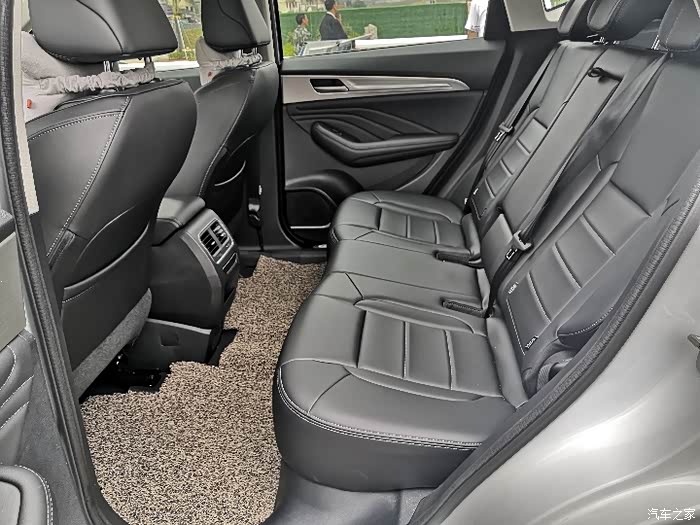 试驾哈弗f7内饰篇 真材实料,不愧全球车