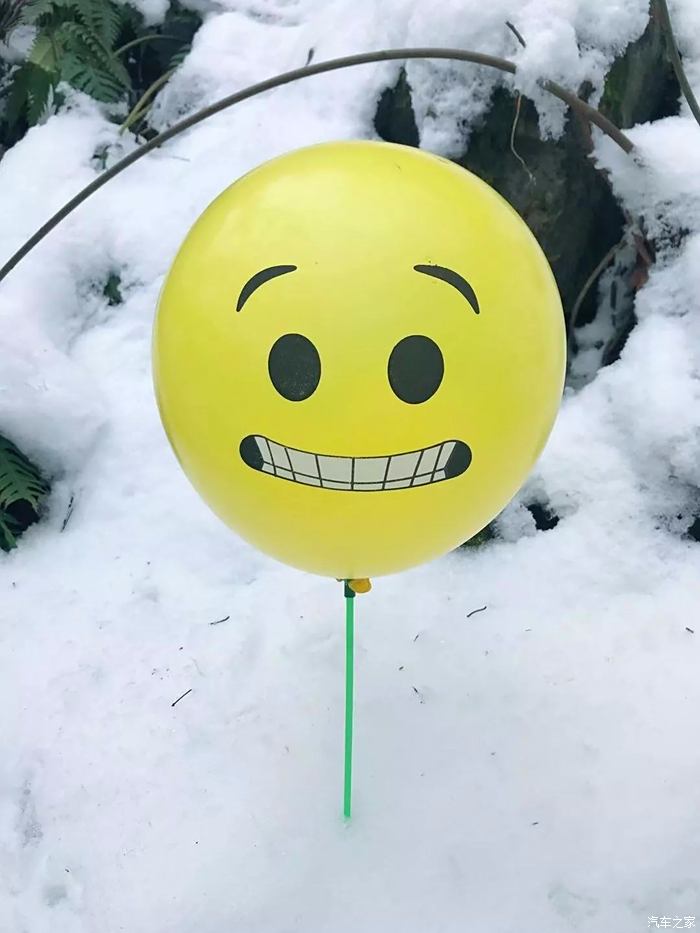 雪地画笑脸图片