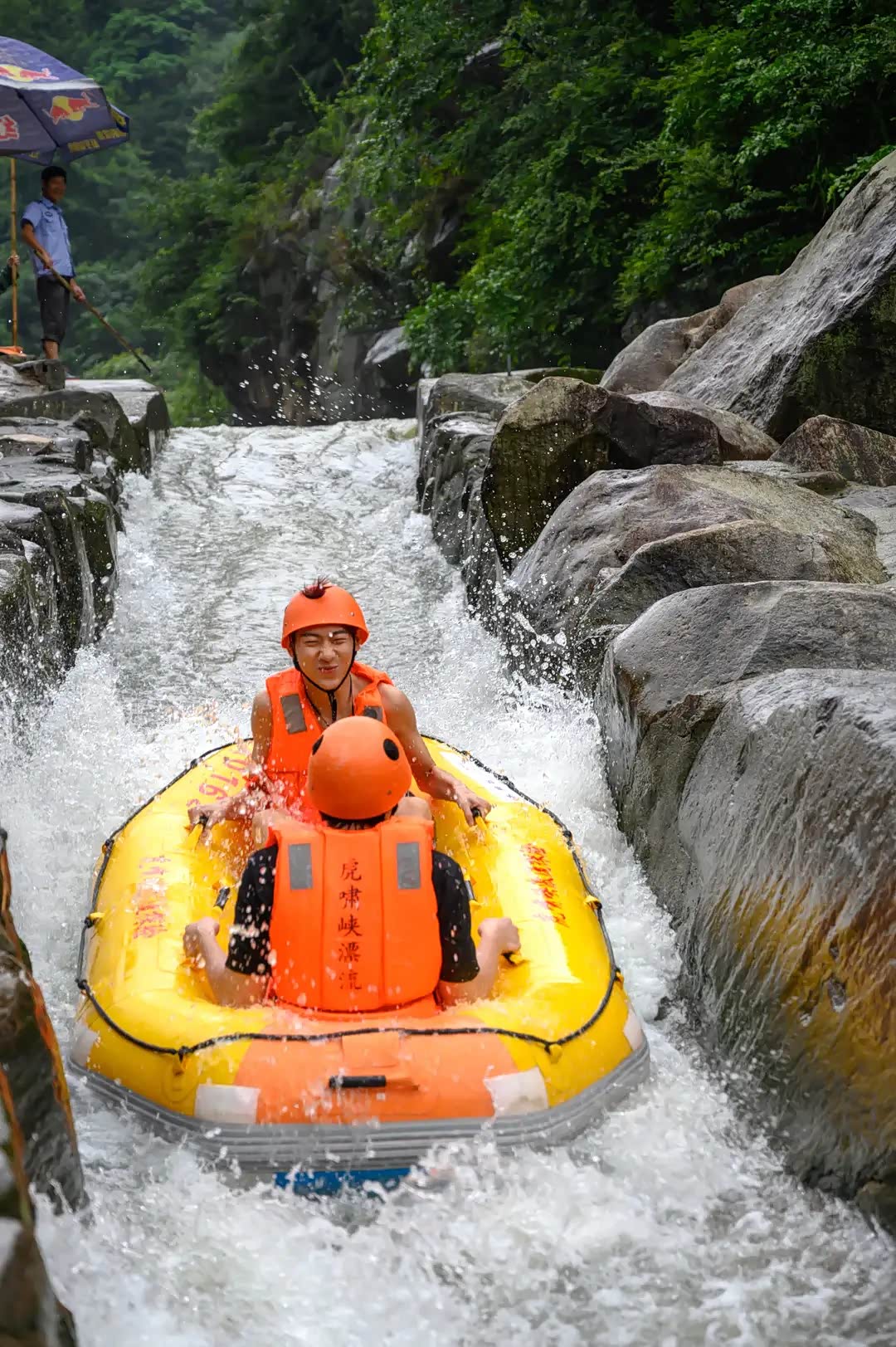 华东第一漂之称的虎啸峡漂流