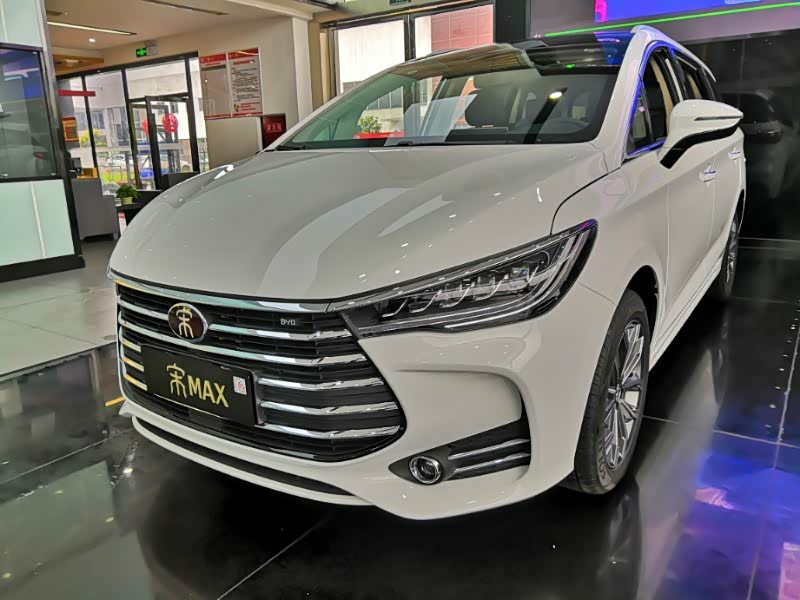 静态体验实拍全新一代宋max燃油版大六座更完美