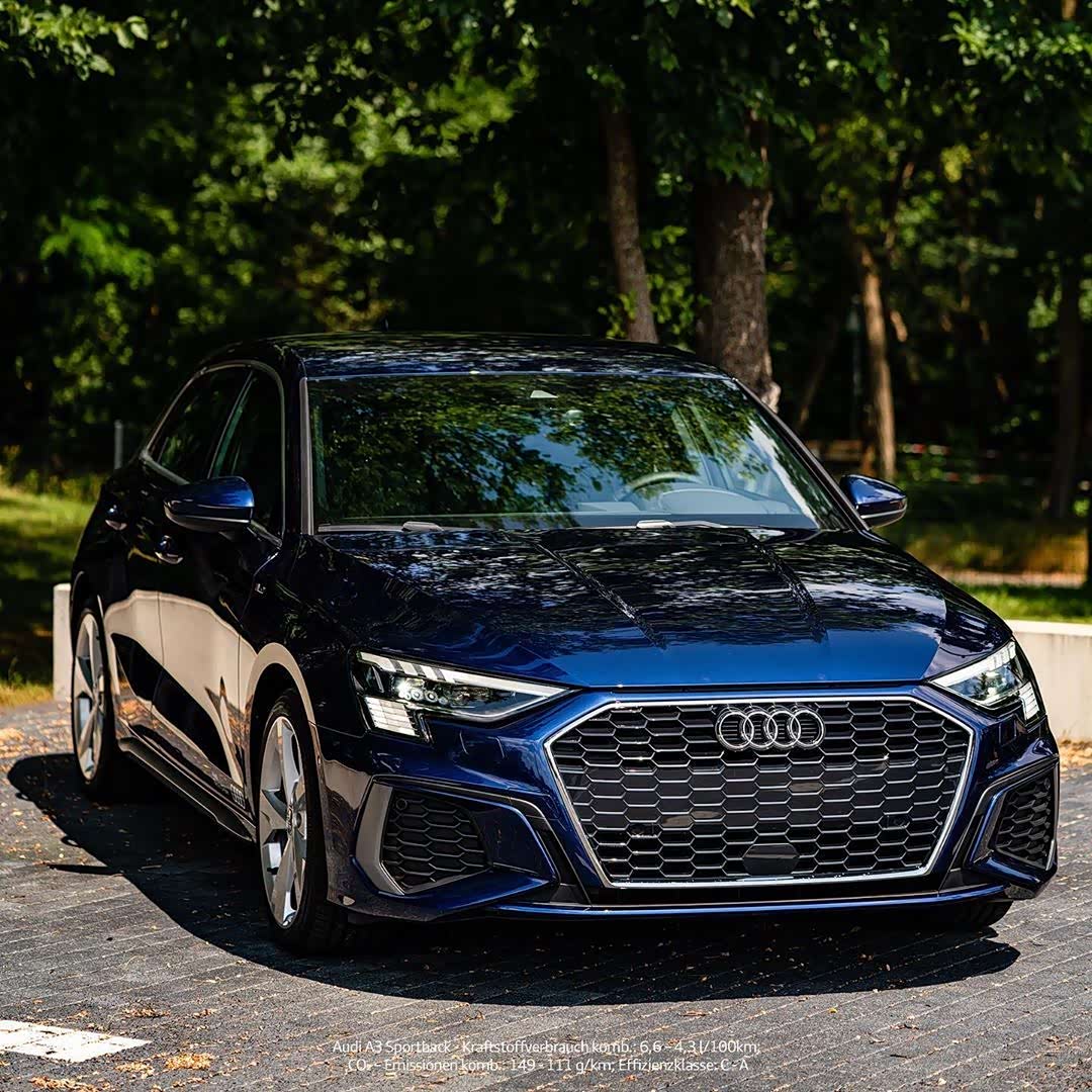 2020奥迪a3纳瓦拉蓝车漆小家伙长的挺别致