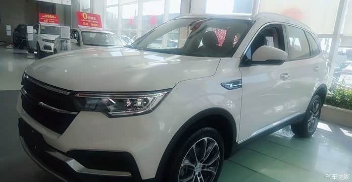 众泰t500到店 实拍