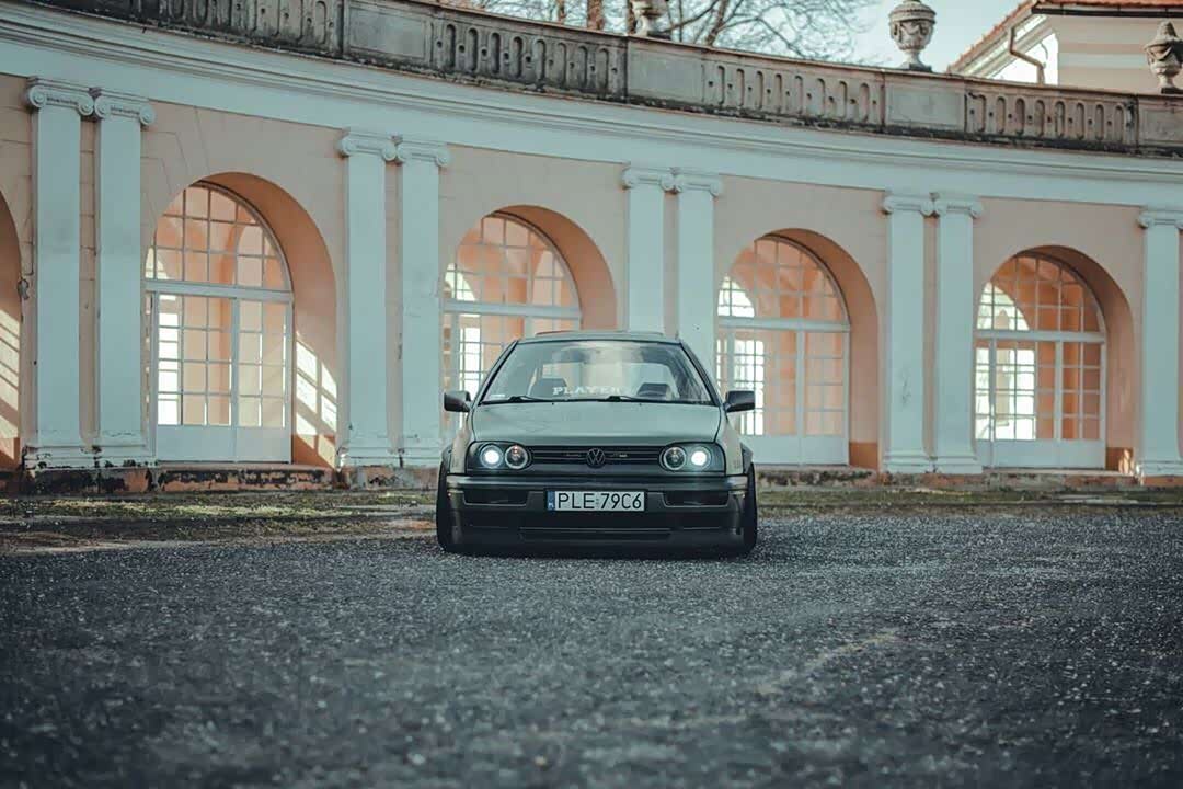 非常耐看的大众高尔夫mk3还是改军绿色的