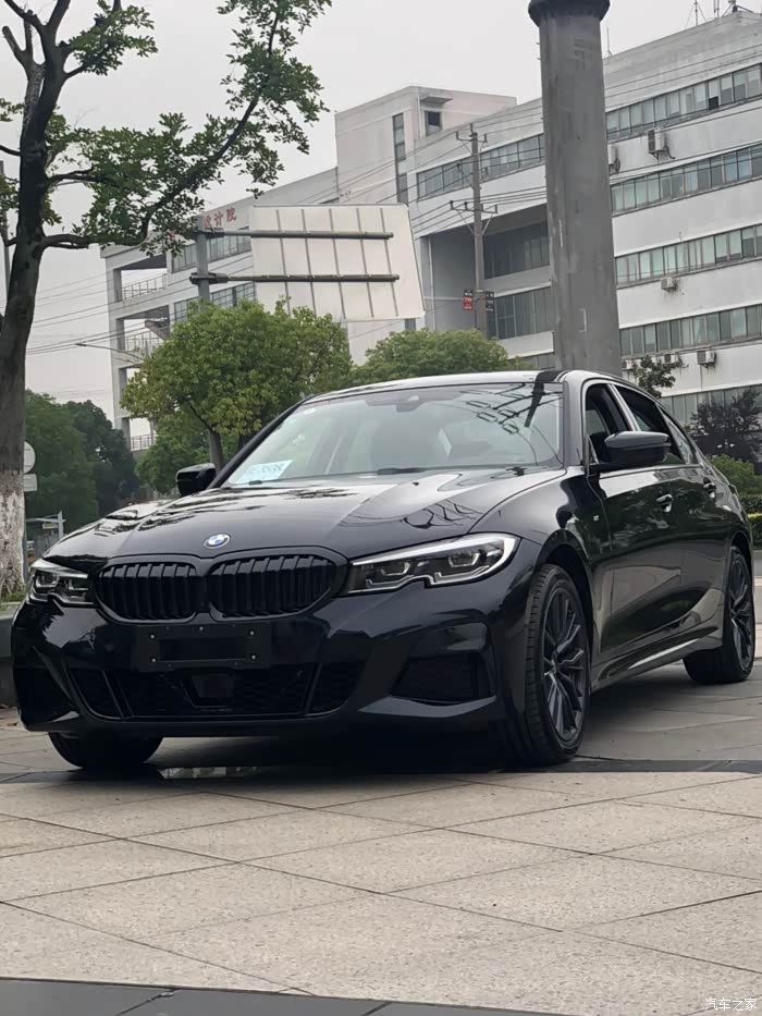 终于等到你迟来的新三系330lixdrive耀夜黑武士提车作业