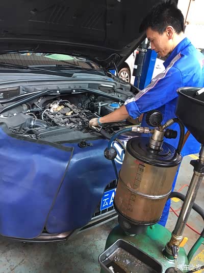 奥迪q5第三次保养细节