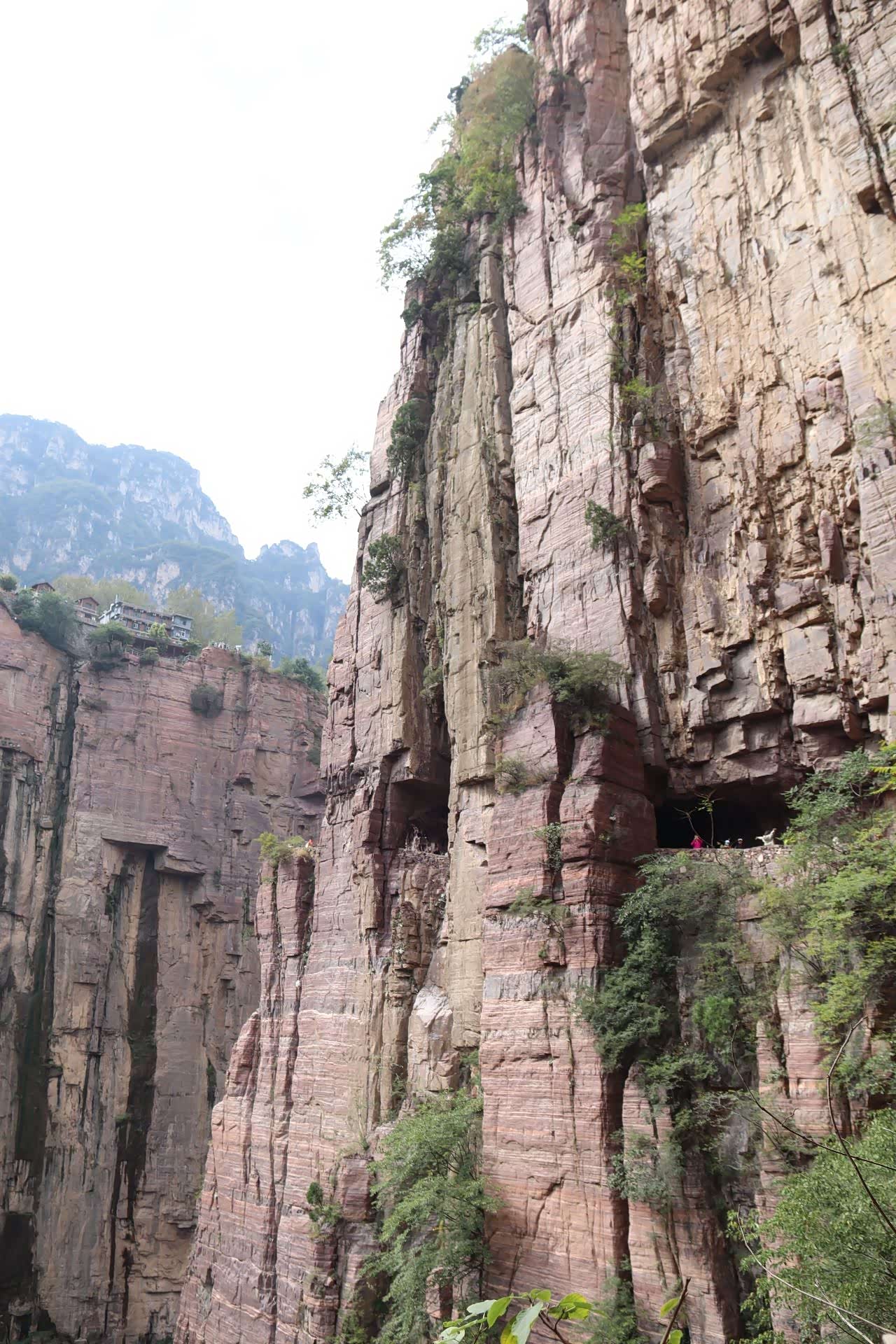 太行山丹霞绝壁风光