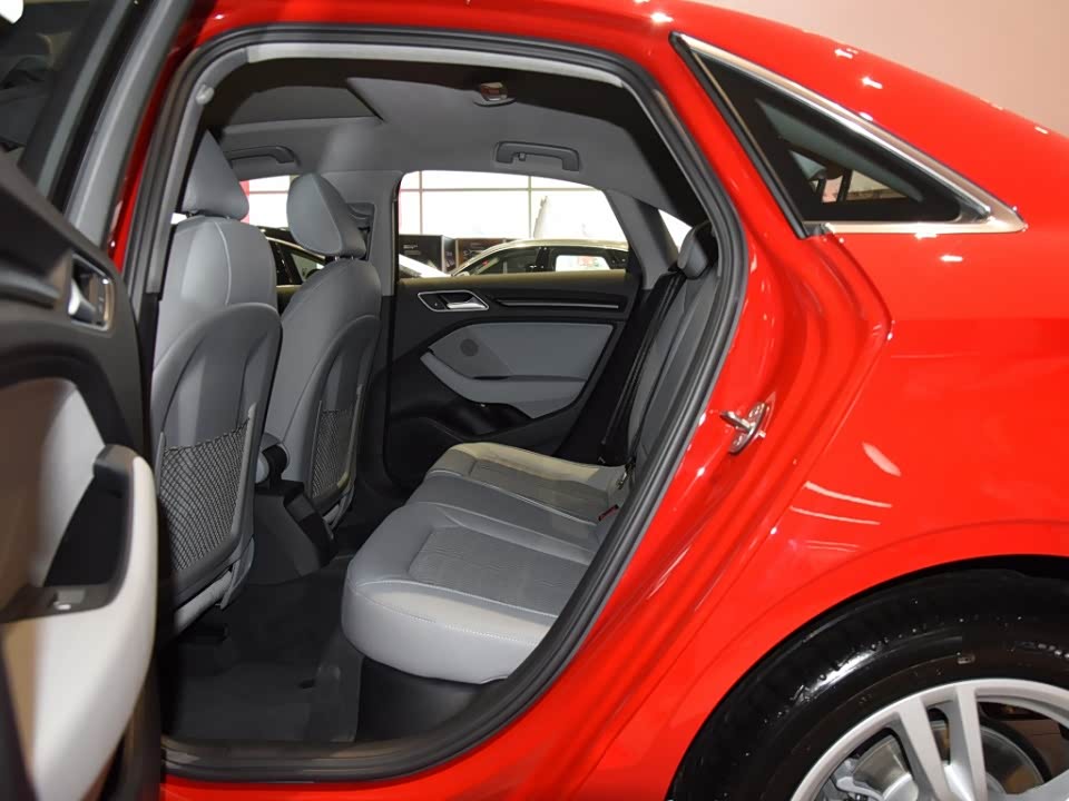 奥迪a3的内饰非常精致.