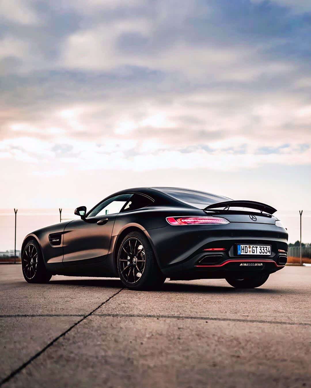 奔驰amggt不但帅还有实力