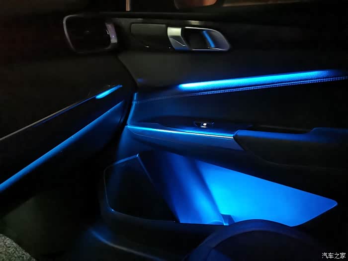 领克01内饰64色氛围灯改装