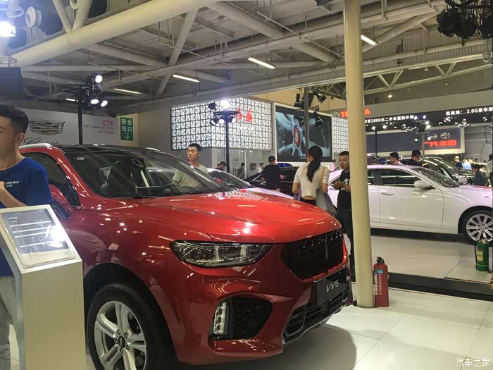 818车展周末车友结伴去逛兰州国际车展