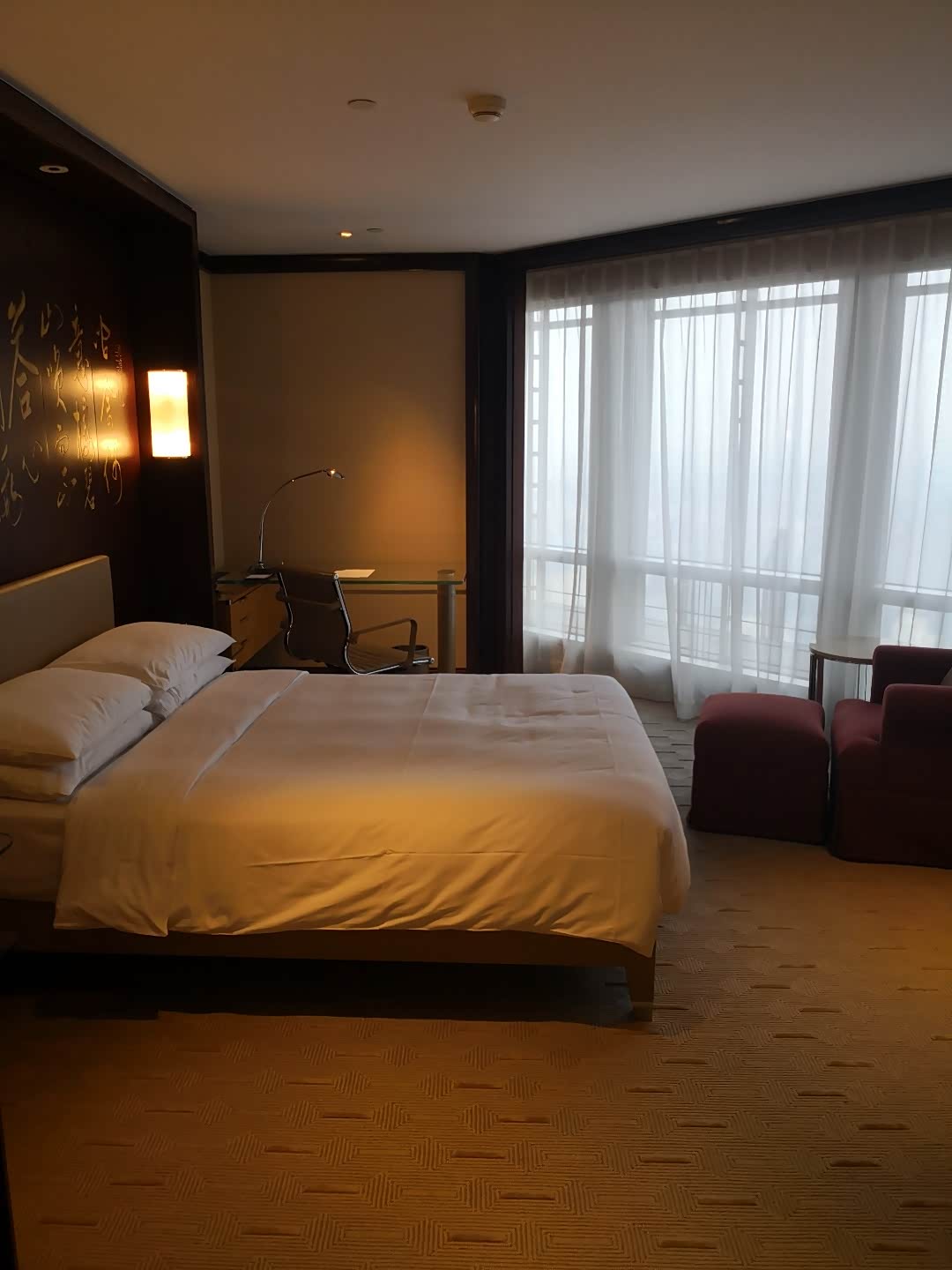 凑合住一黑夜算了