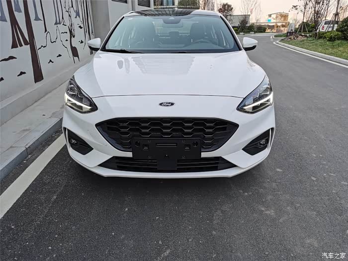90后的第二台车入手21款三厢福克斯stline