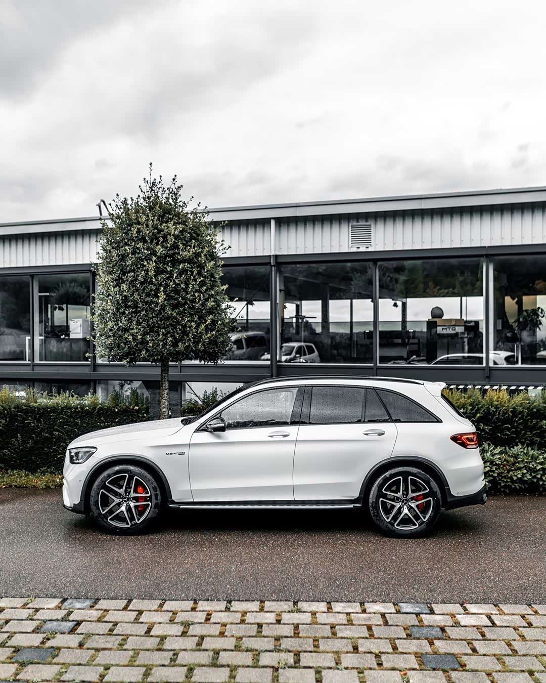 奔驰mercedes-amg glc 63s帅气的suv.