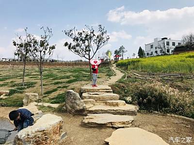 西翥振峰庄园位于昆明市五华区西翥生态旅游实验区沙朗白族乡跺村