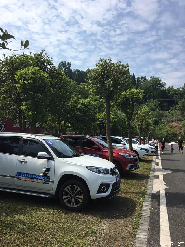 安居古镇,龙景区 开车40分钟后,开始看到少量的景点建筑,开车到停车场