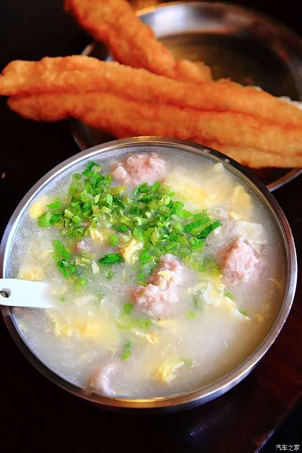 早餐就是油条配粥,美滋滋.