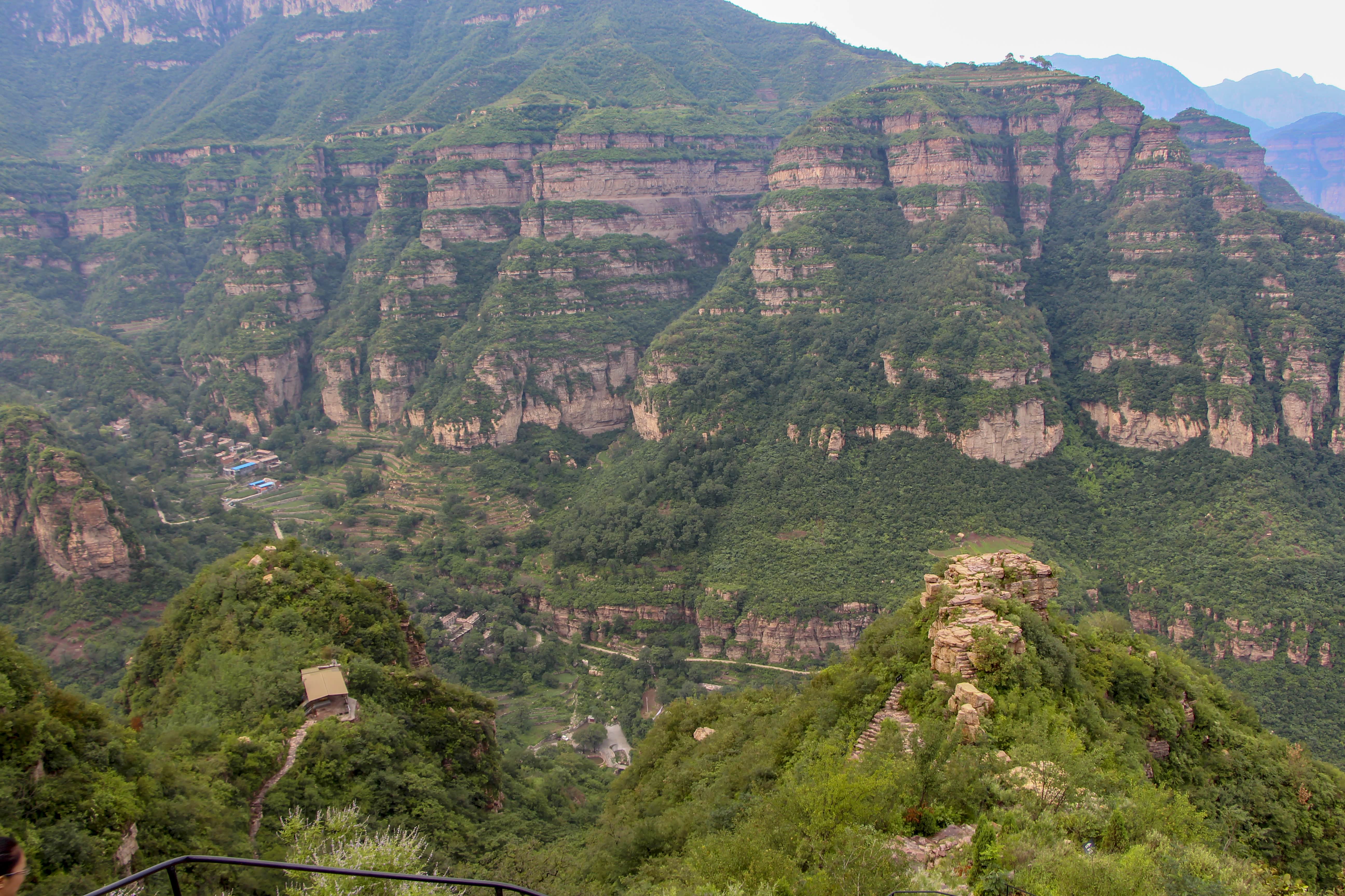 那块写太行屋脊石头过视野真也算太让人失望吧资料说景区主要景点有