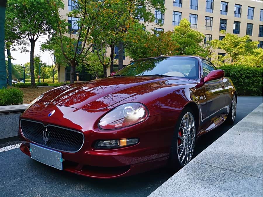 玛莎拉蒂coupe,这就非常具体年代感了!