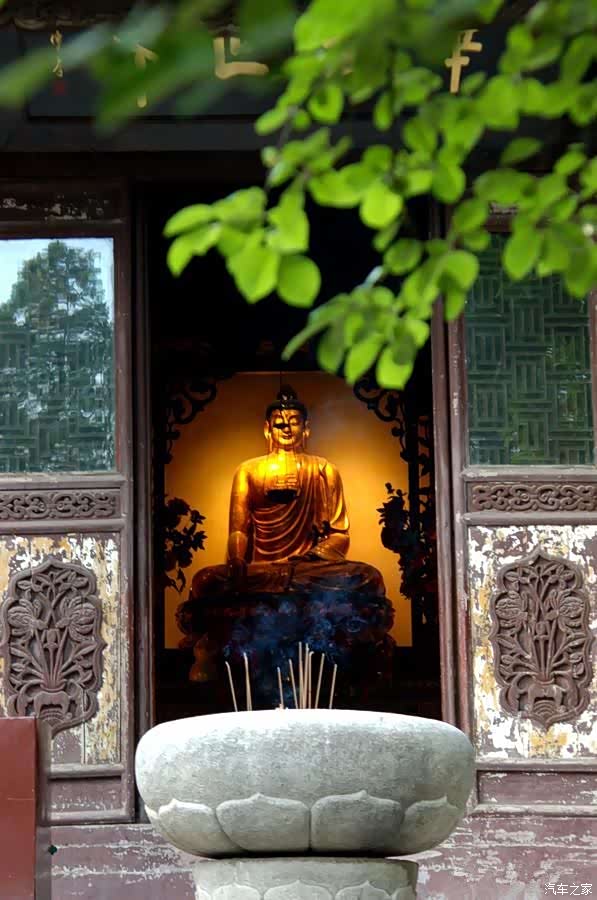 初夏去净业寺静心