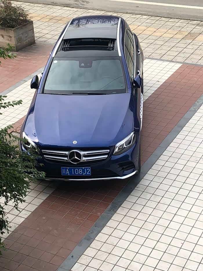 成都宝石蓝glc260l提车
