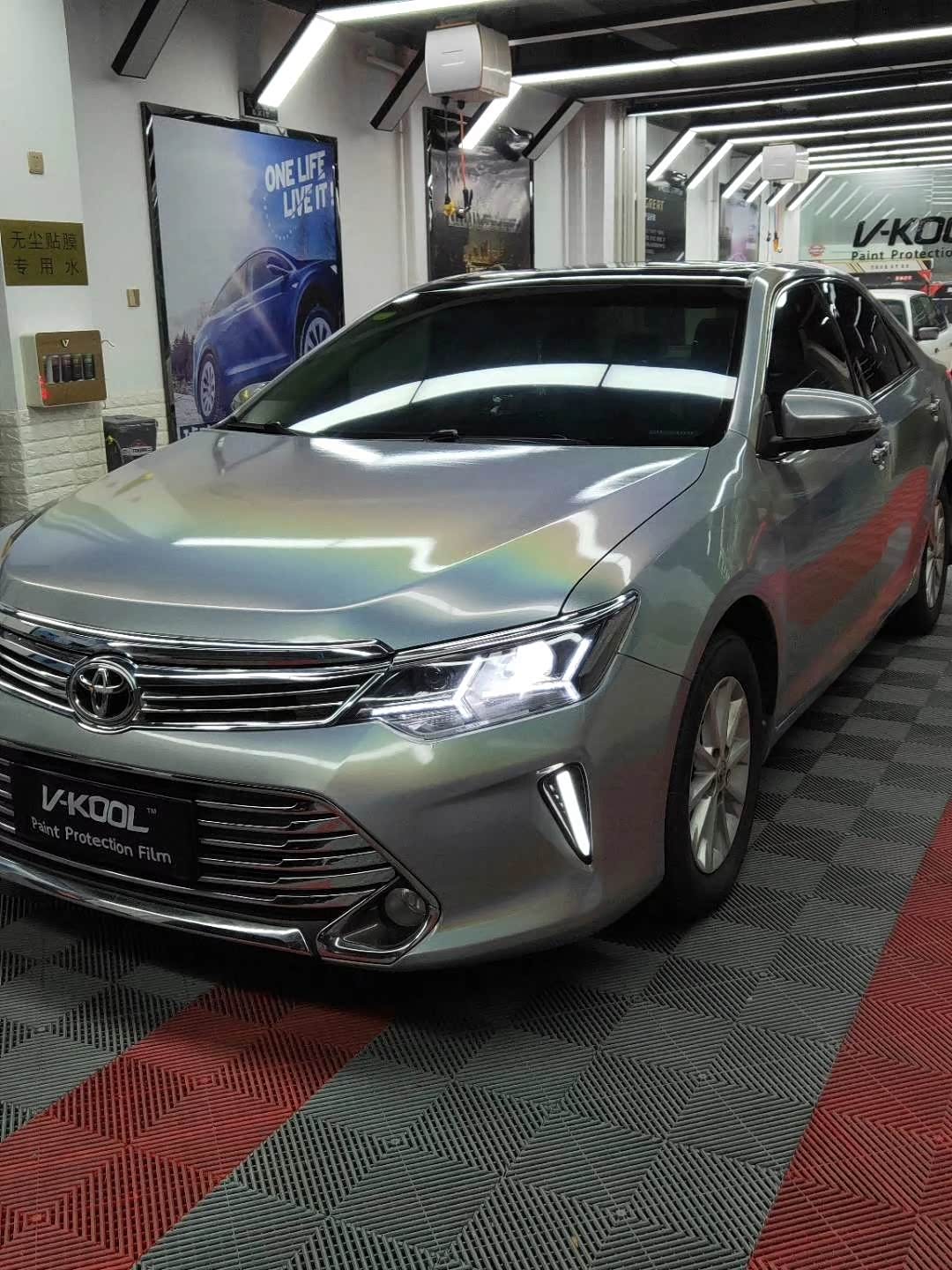 75代2015款凯美瑞改装gs杠四出排气全车改色镭射银