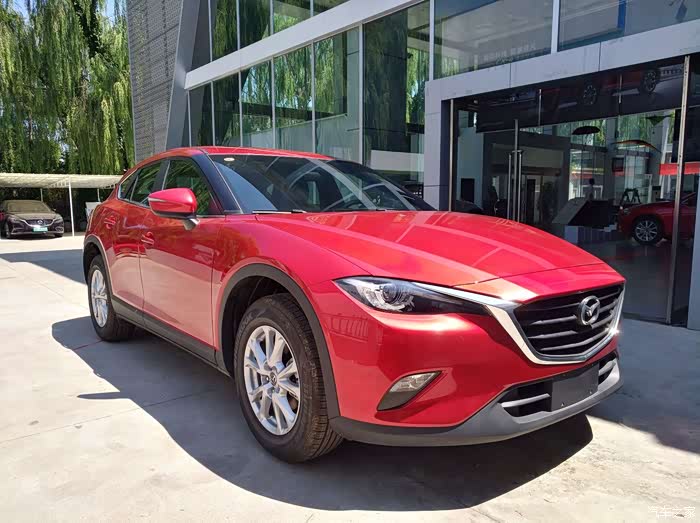 刚提的红色马自达cx4活力版