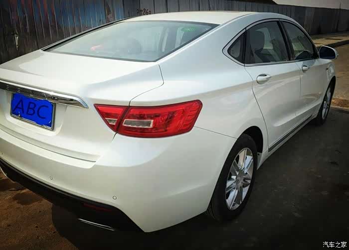 国产中级车性价比之王,吉利博瑞,三年还是那么