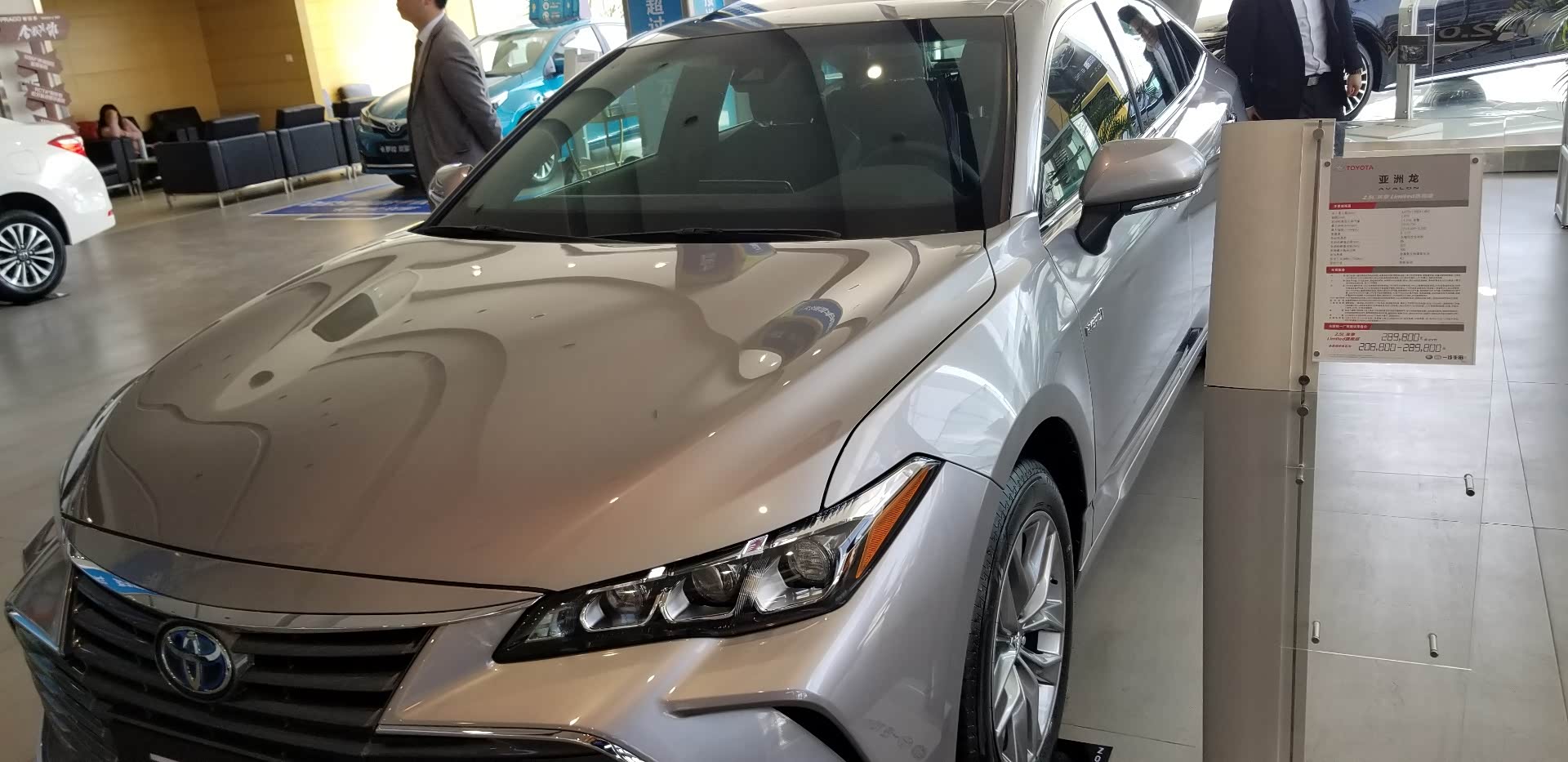 亚洲龙什么颜色好看,又耐用点?