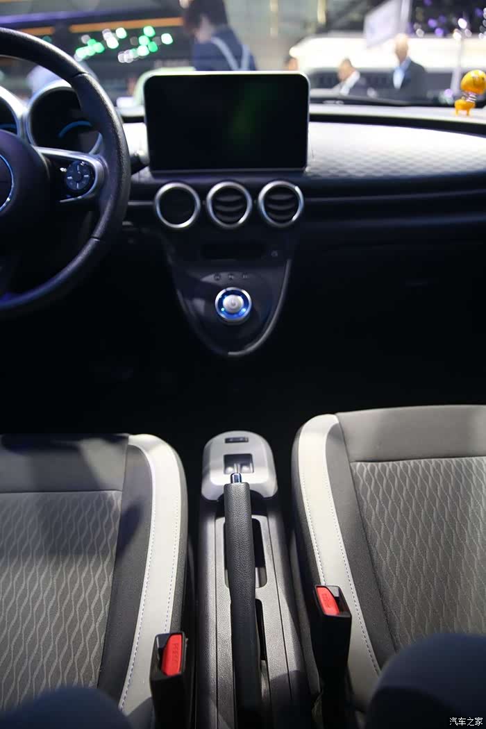 在广州车展上看到的欧拉r1