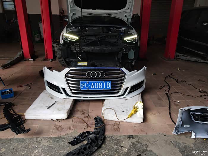 奥迪a3进取换装运动前杠总成