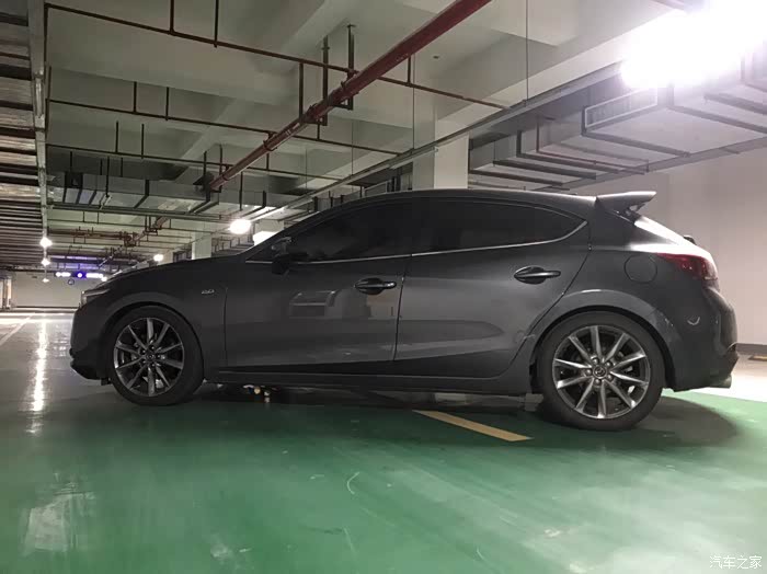 请问各位大神昂克赛拉20两厢流星灰装哪种尾翼好看求图片