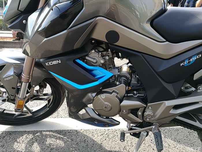 今天试驾2020款启典150u让你耳目一新的150小钢炮