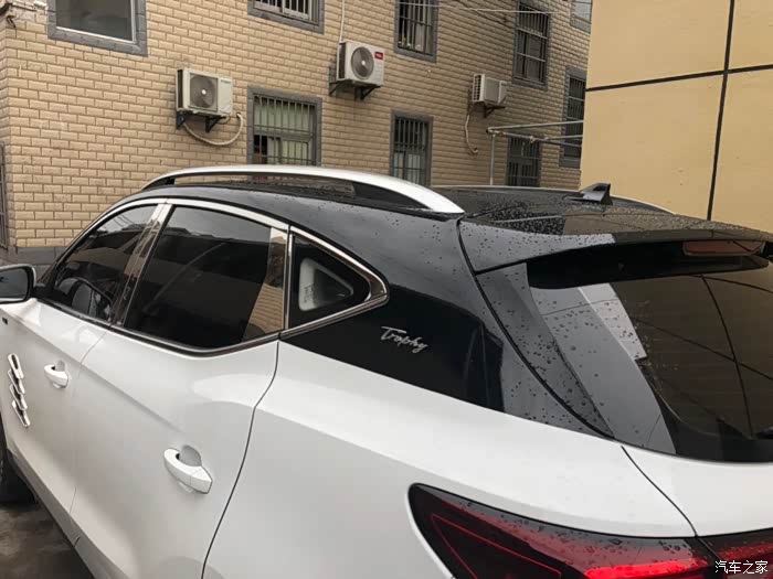 名爵zs悬浮车顶改装完成完美