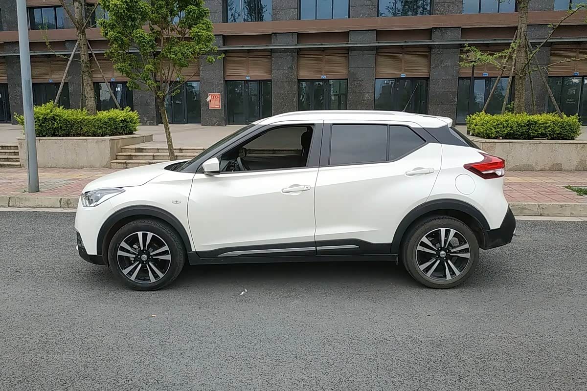 劲客的外观比较圆润饱满,看起来很有力 量感.