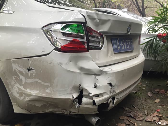大白被追尾不到一年的车
