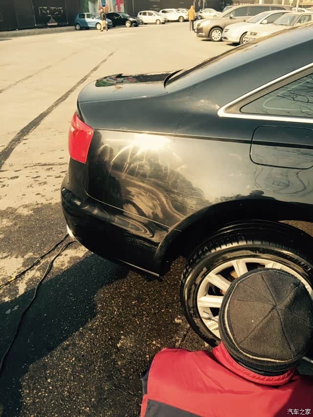 车借朋友 朋友好心帮我在路边做了美容 现在车身全是漩涡