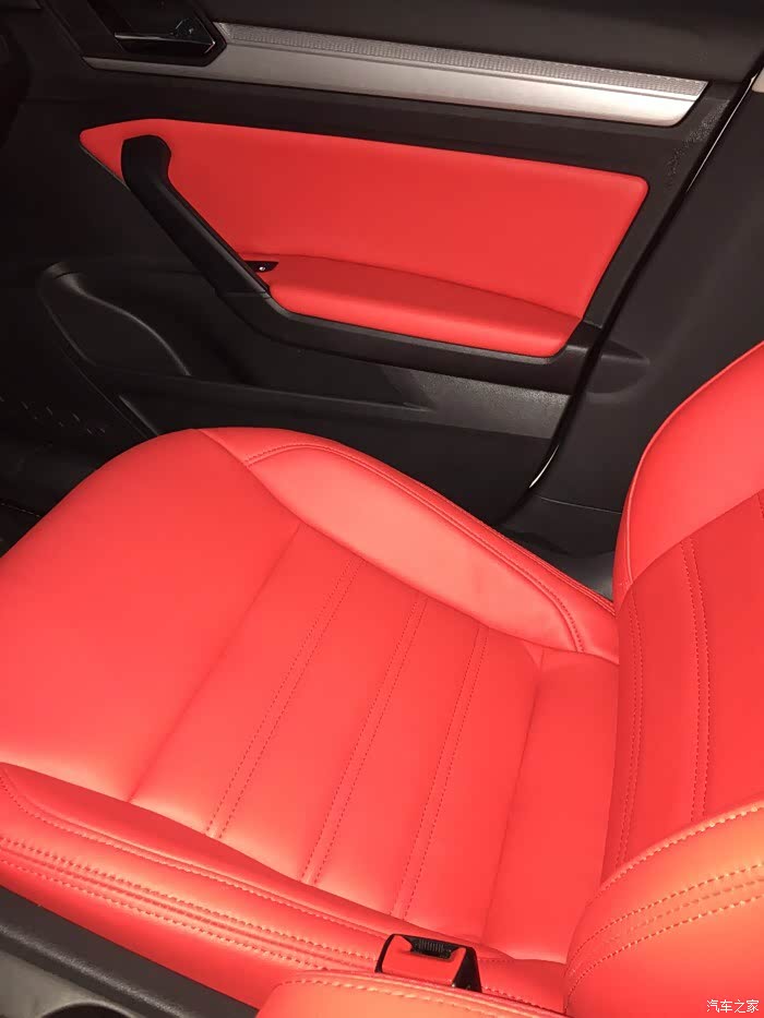 230自动包酒红色真皮座椅