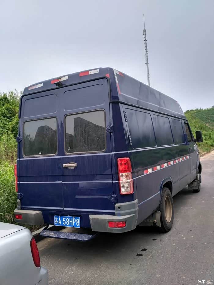 问下各位老司机们?得意后车门加高