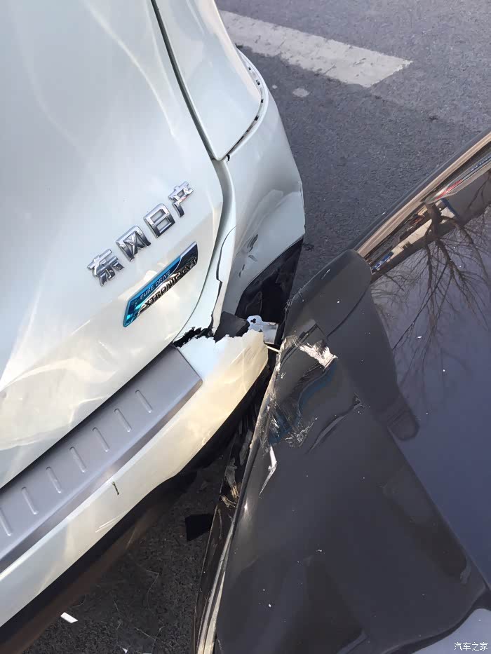 大过年的被撞,郁闷