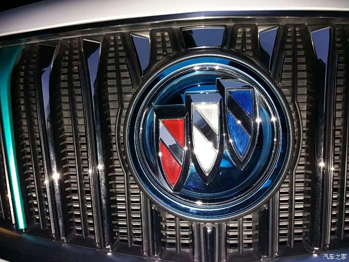 【图】贴了个标志贴,感觉逼格变高了_君威论坛_汽车之家论坛